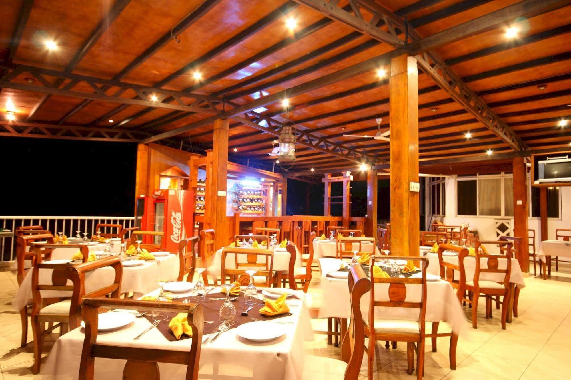 Lavendish Beach Resort ウナワトゥナ エクステリア 写真
