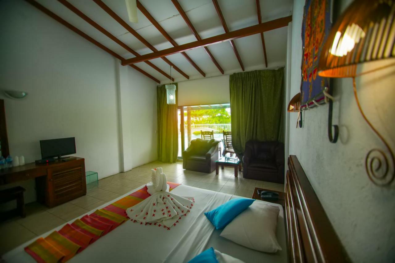 Lavendish Beach Resort ウナワトゥナ エクステリア 写真